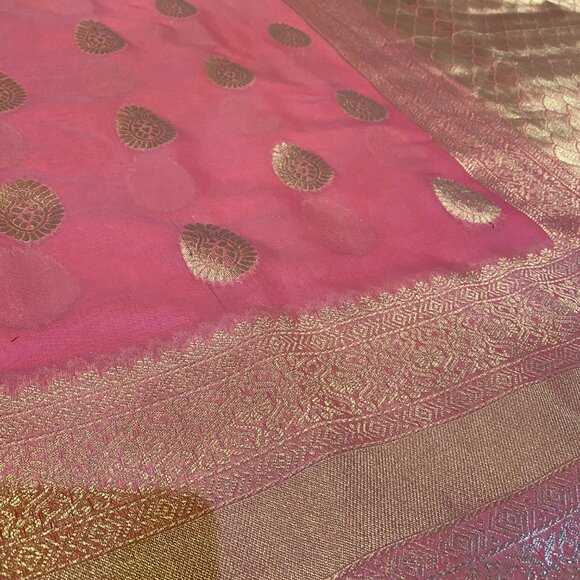 Soft Banarasi Saree in Pastel Pink with Rich Zari Border & Pallu Boutique - Picture 3 of 15